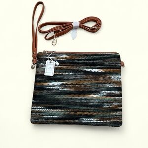 NWT Be Clever Woven Yarn Felt Convertible Crossbody Wristlet